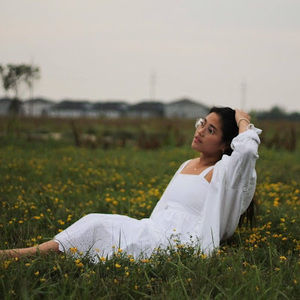 Meet your Posher, Romilie